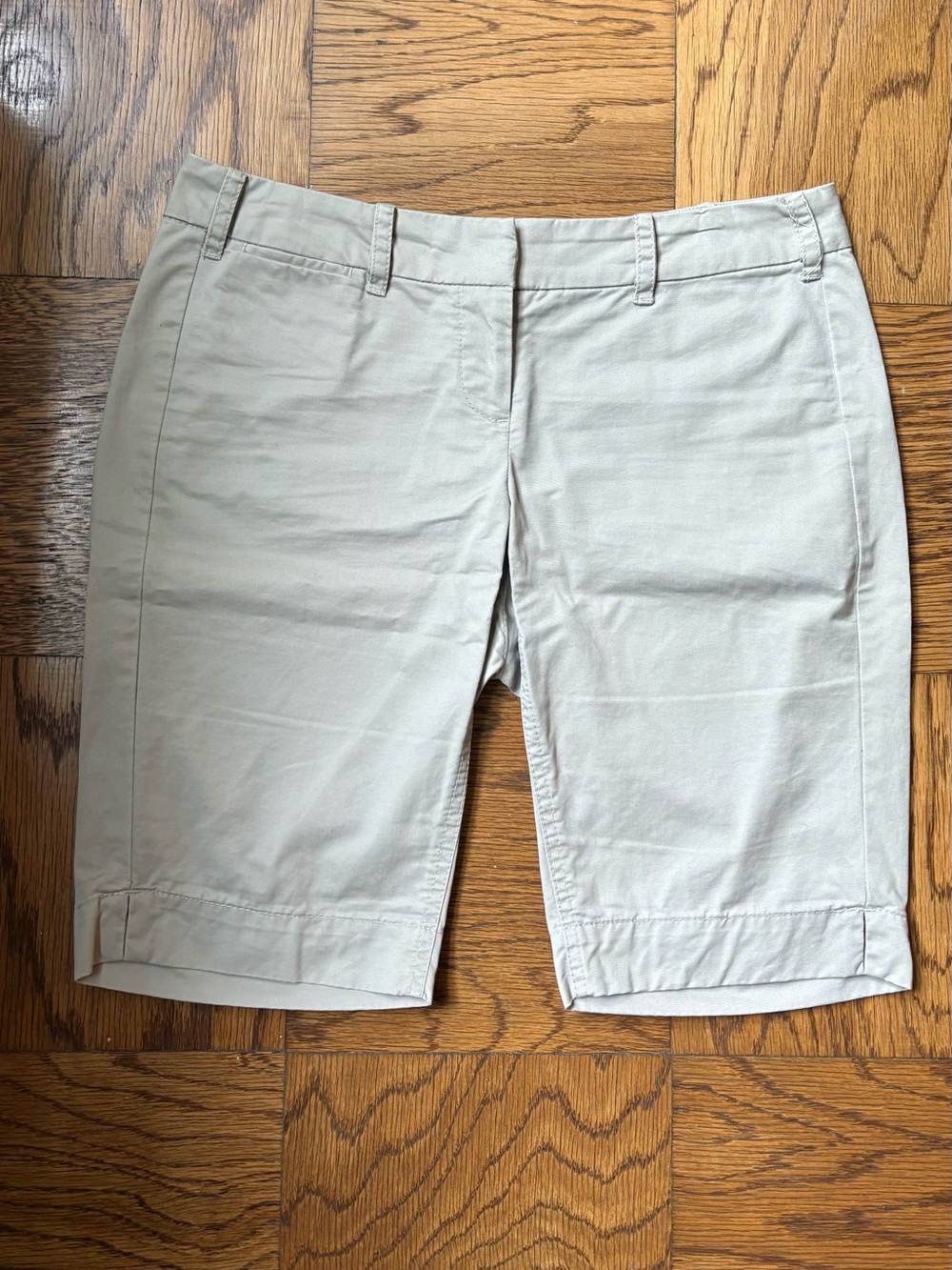 Willi Smith Tan Women's Shorts Size 4